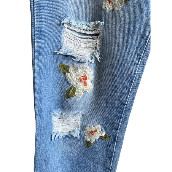 Chelsea & Violet High Rise Distressed Floral Embroidered Mom Jeans 28 Country - Picture 4 of 16